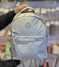 Cargar imagen en el visor de la galería, Mochila Seoul Metalizado +Regalo sorpresa
