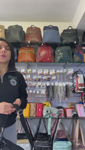 Cargar y reproducir el video en el visor de la galería, Cartera y Mochila Olinna +Regalo sorpresa
